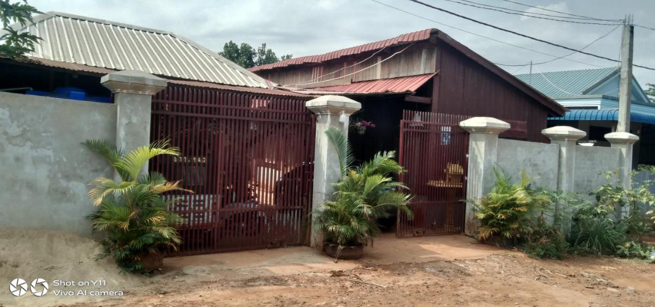 Bee Bee'S Chalets Home Stay And Trekking Banlung 外观 照片