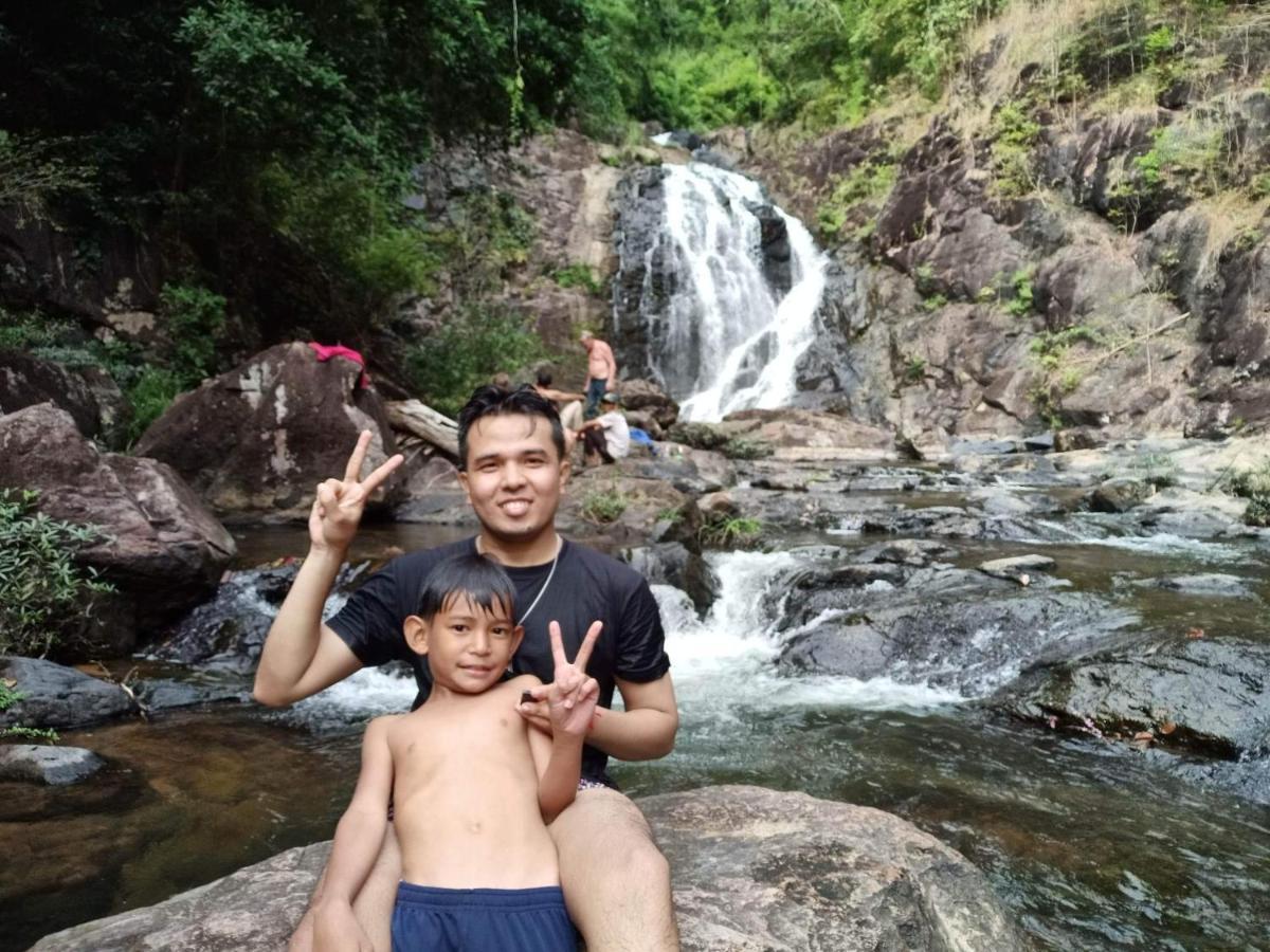 Bee Bee'S Chalets Home Stay And Trekking Banlung 外观 照片