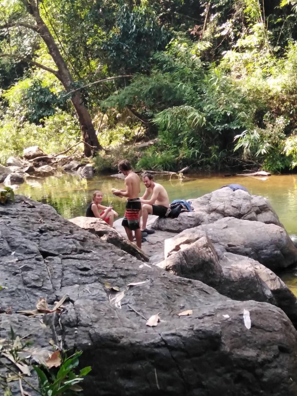 Bee Bee'S Chalets Home Stay And Trekking Banlung 外观 照片