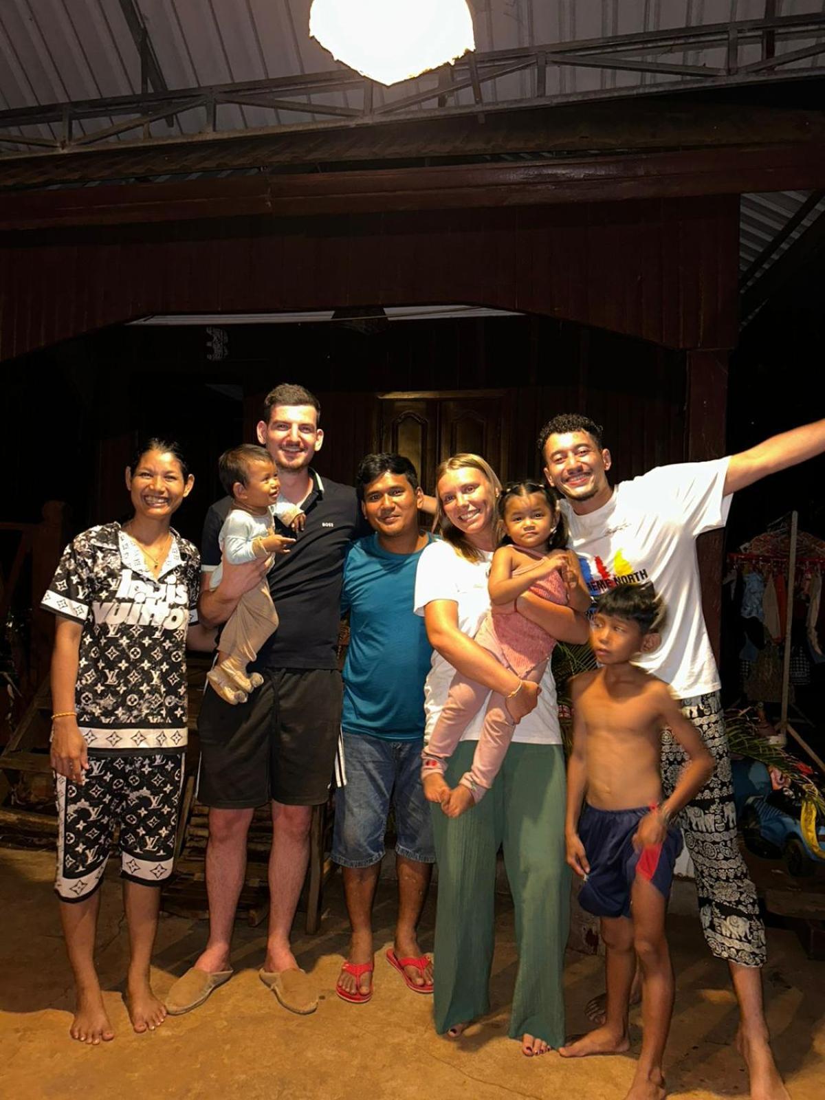 Bee Bee'S Chalets Home Stay And Trekking Banlung 外观 照片