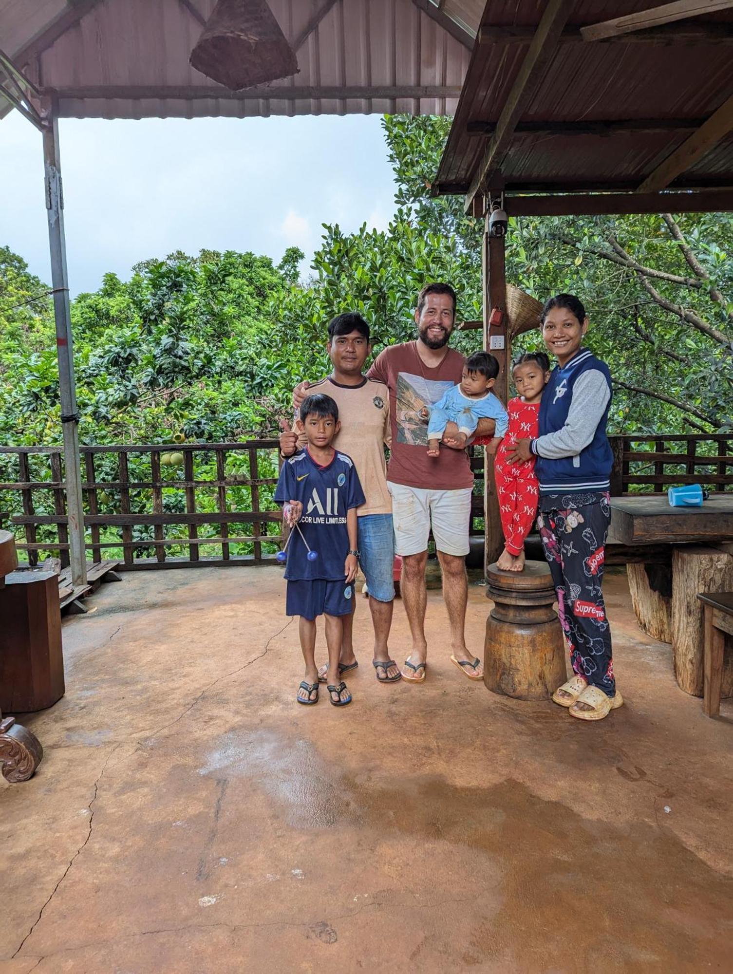 Bee Bee'S Chalets Home Stay And Trekking Banlung 外观 照片