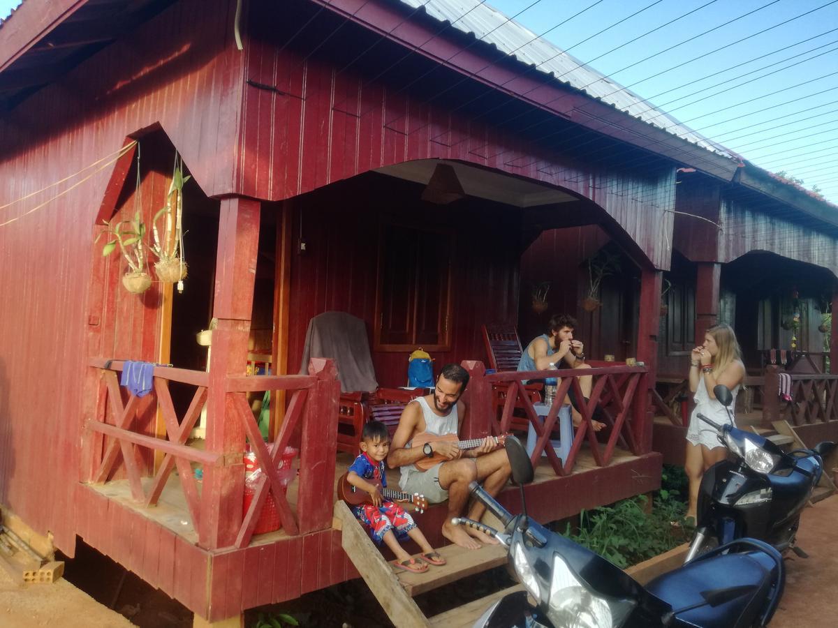 Bee Bee'S Chalets Home Stay And Trekking Banlung 外观 照片