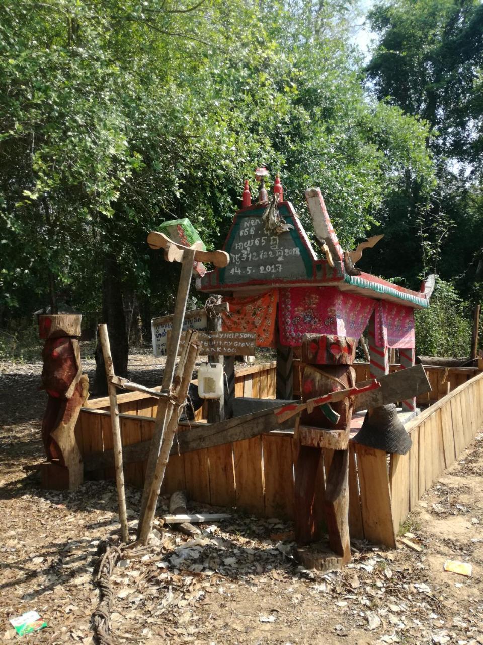 Bee Bee'S Chalets Home Stay And Trekking Banlung 外观 照片