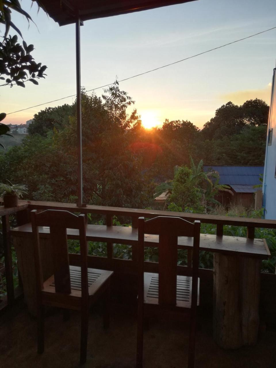 Bee Bee'S Chalets Home Stay And Trekking Banlung 外观 照片