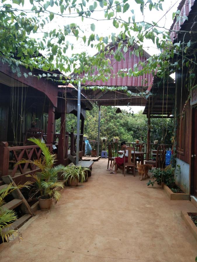 Bee Bee'S Chalets Home Stay And Trekking Banlung 外观 照片